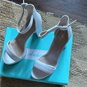 NIB Anklis chunky platform white ankle strap heels. 7.5. 4” heel.